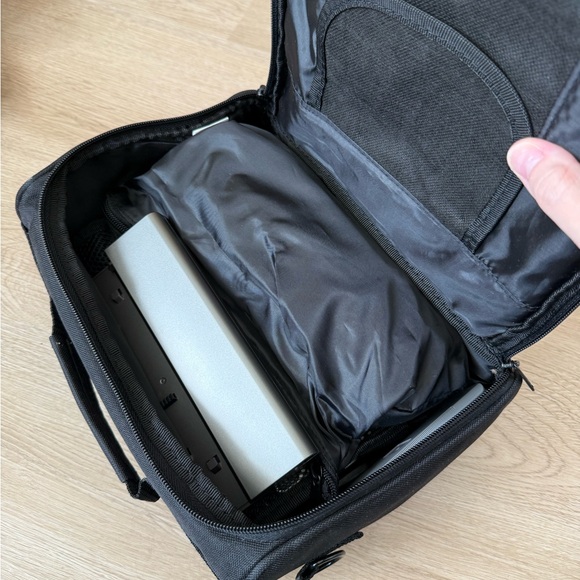 Toshiba Silver Portable DVD Player with Case - Picture 6 of 8